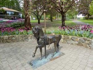 buchart gardens victoria pferd karusell